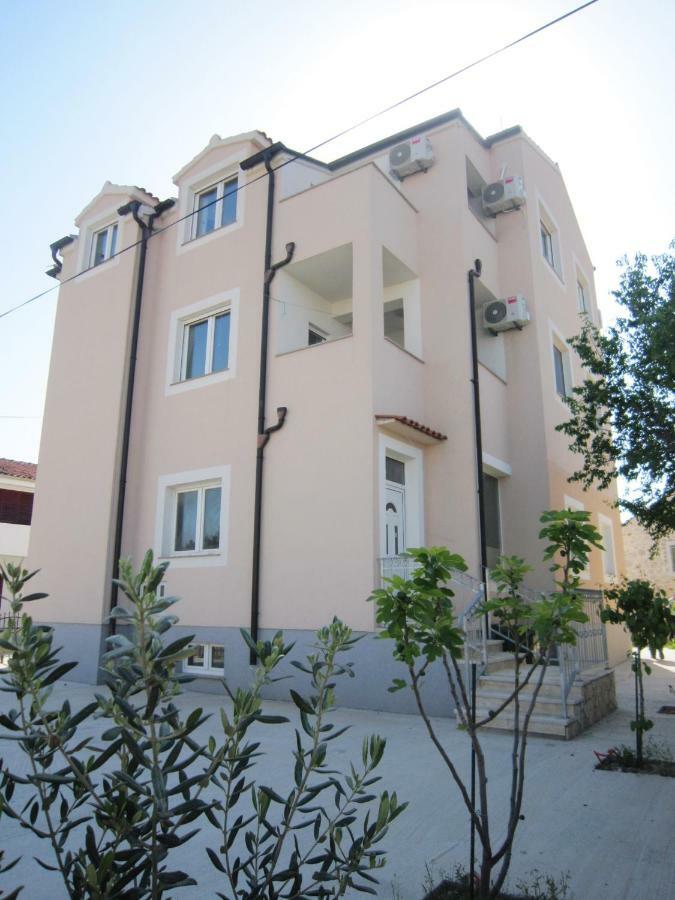 M&B guest house Srima Extérieur photo