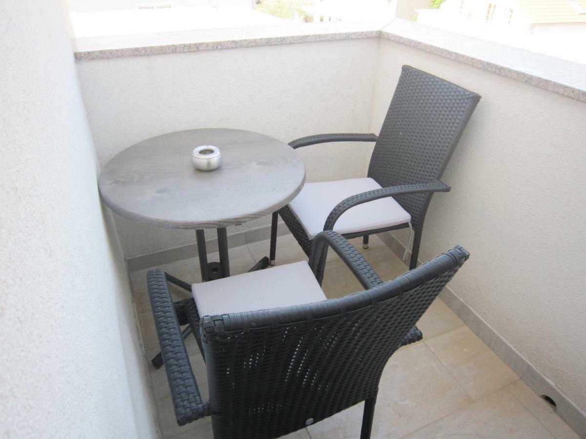 M&B guest house Srima Extérieur photo