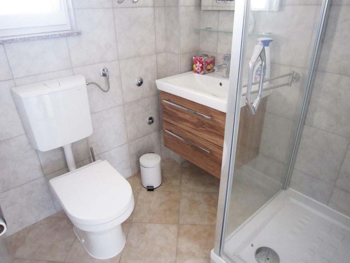 M&B guest house Srima Extérieur photo