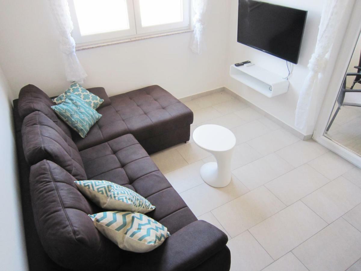 M&B guest house Srima Extérieur photo