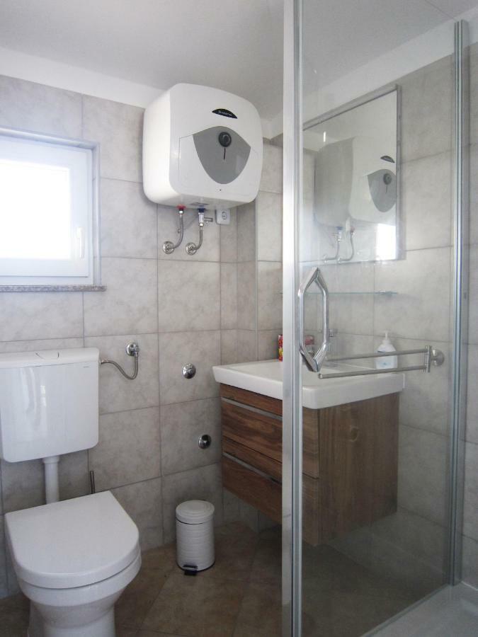 M&B guest house Srima Extérieur photo