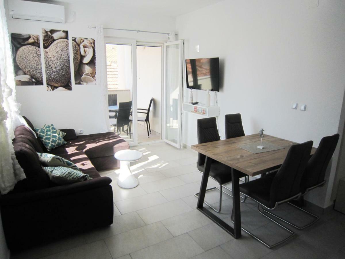 M&B guest house Srima Extérieur photo